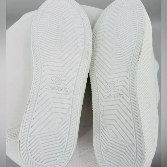 Cariuma White Canvas Low-Top Sneakers, Eco Friendly Shoes Size Women 10, Men 8.5 - Picture 5 of 7